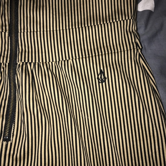 NWT Volcom tan and black pinstriped dress - Picture 6 of 7